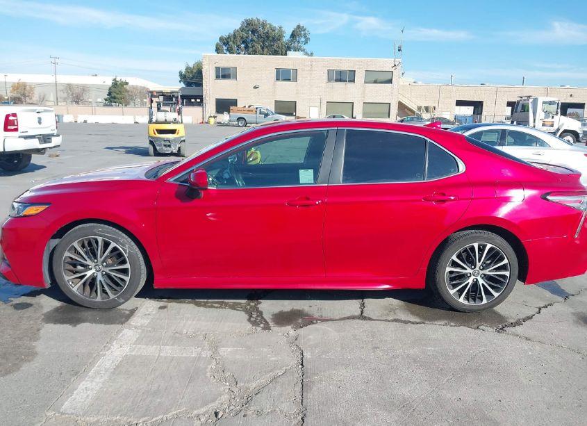 Photo 15 of 2019 Toyota Camry SE (VIN 4T1B11HKXKU237717)