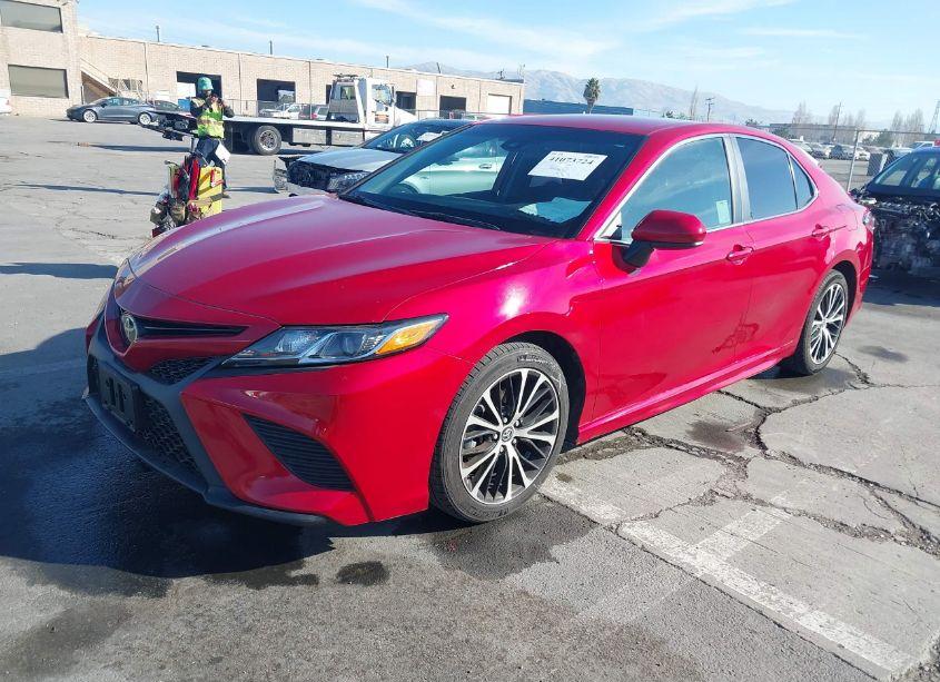 Photo 2 of 2019 Toyota Camry SE (VIN 4T1B11HKXKU237717)