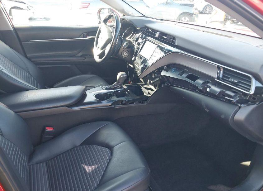 Photo 5 of 2019 Toyota Camry SE (VIN 4T1B11HKXKU237717)