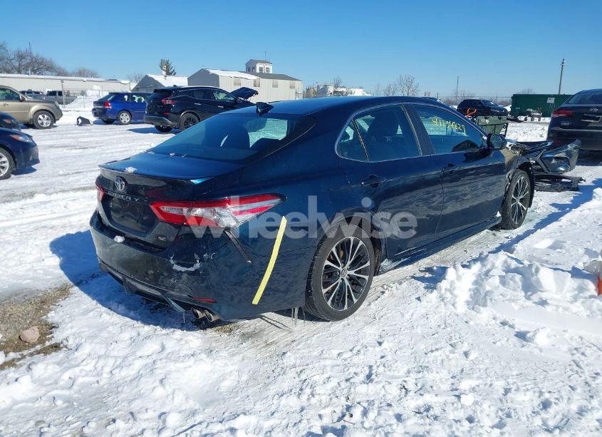Photo 4 of 2019 Toyota Camry SE (VIN 4T1B11HKXKU247258)