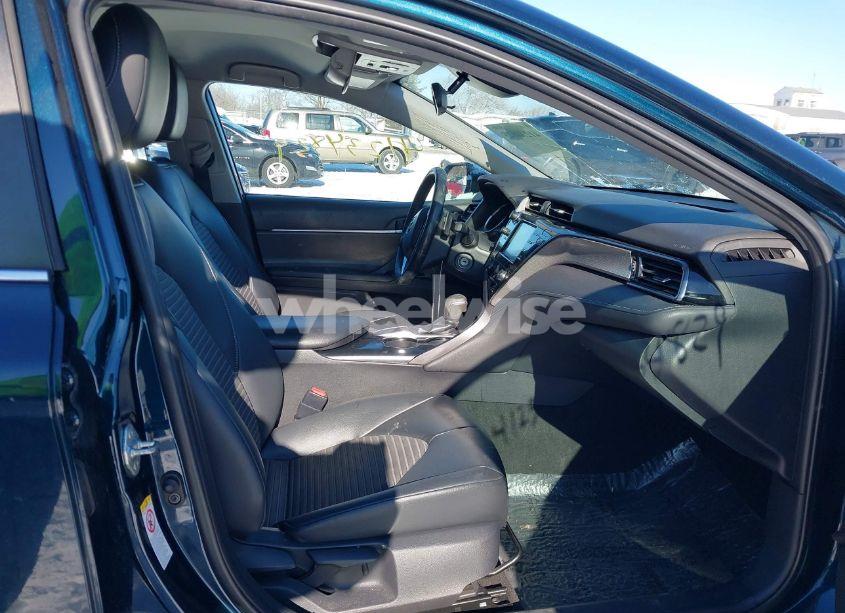 Photo 5 of 2019 Toyota Camry SE (VIN 4T1B11HKXKU247258)