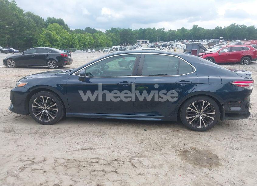 Photo 14 of 2019 Toyota Camry SE (VIN 4T1B11HKXKU257059)