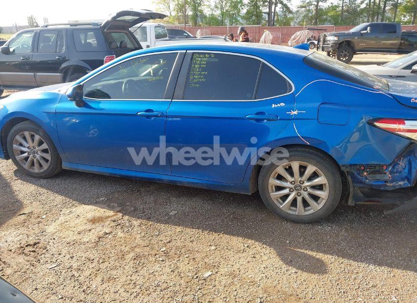 Photo 14 of 2019 Toyota Camry LE (VIN 4T1B11HKXKU268837)