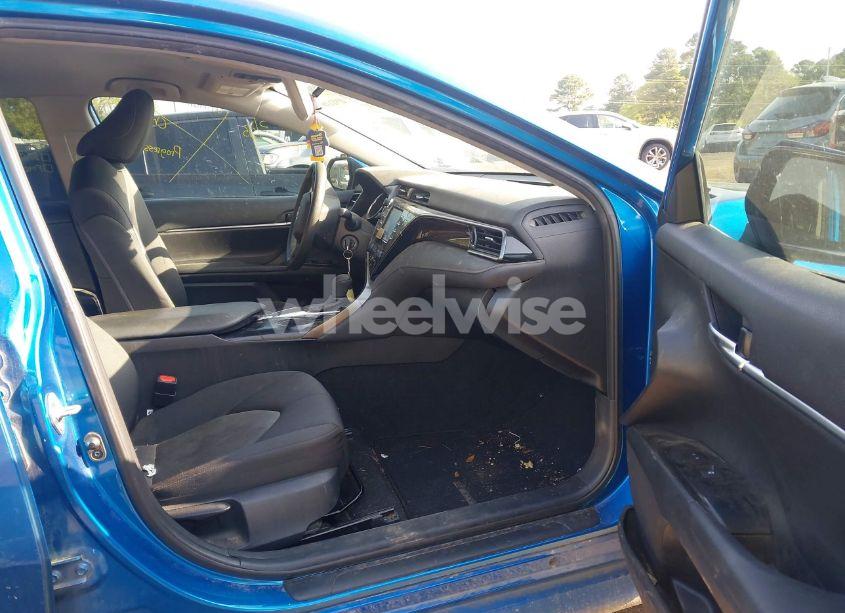 Photo 5 of 2019 Toyota Camry LE (VIN 4T1B11HKXKU268837)