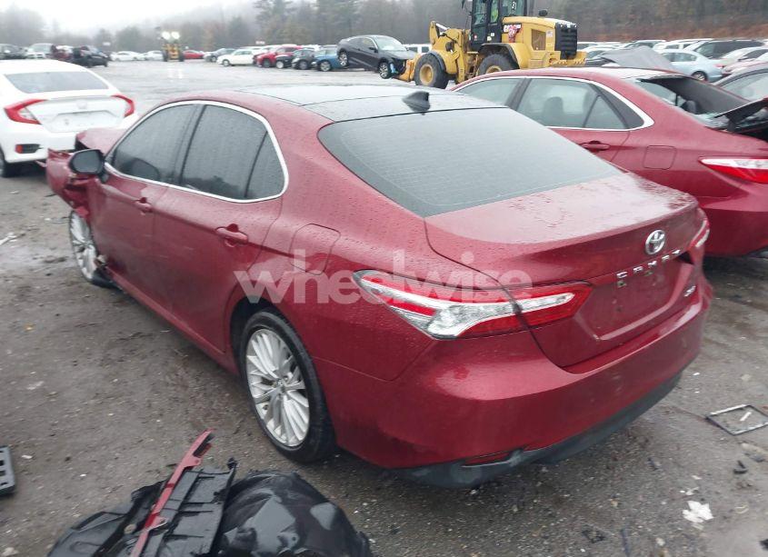 Photo 3 of 2019 Toyota Camry XLE (VIN 4T1B11HKXKU275707)