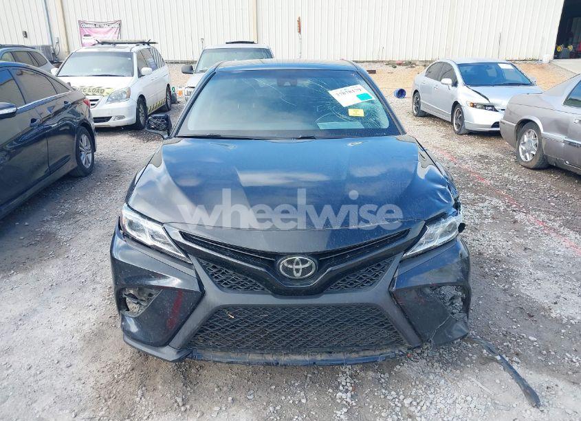 Photo 13 of 2019 Toyota Camry SE (VIN 4T1B11HKXKU275772)