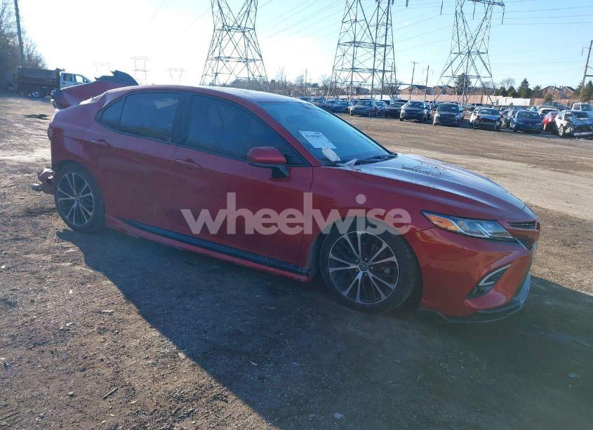 2019 Toyota Camry SE (VIN 4T1B11HKXKU284598) main photo