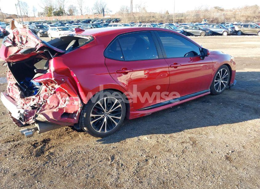 Photo 4 of 2019 Toyota Camry SE (VIN 4T1B11HKXKU284598)