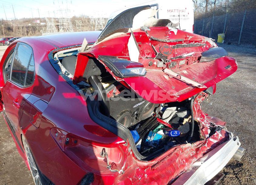 Photo 6 of 2019 Toyota Camry SE (VIN 4T1B11HKXKU284598)