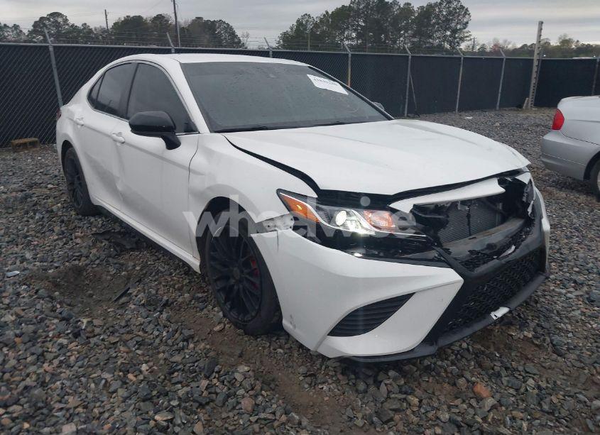 2019 Toyota Camry SE (VIN 4T1B11HKXKU706000) main photo