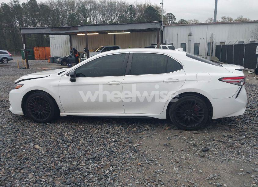 Photo 14 of 2019 Toyota Camry SE (VIN 4T1B11HKXKU706000)