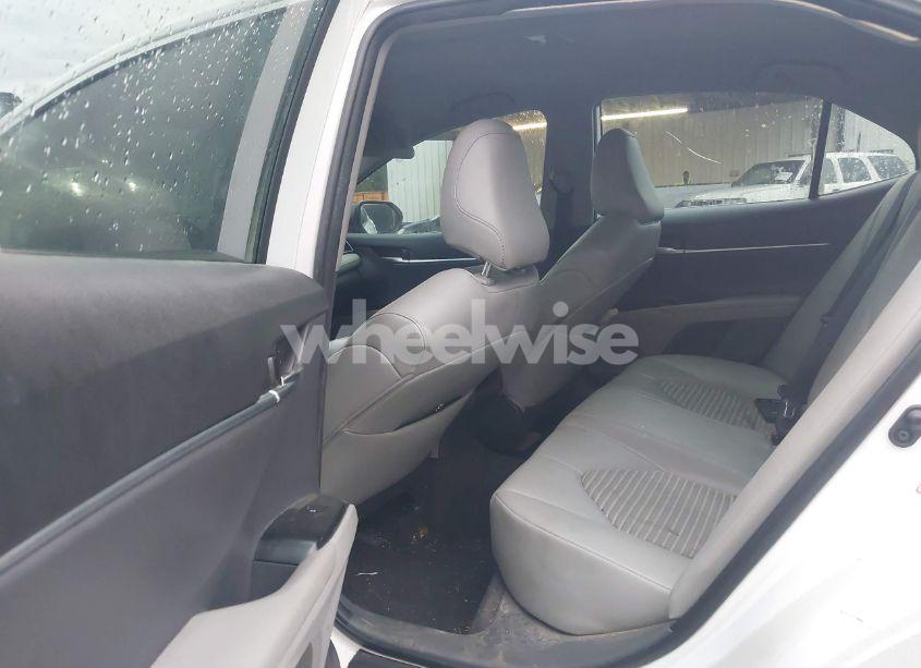 Photo 8 of 2019 Toyota Camry SE (VIN 4T1B11HKXKU706000)