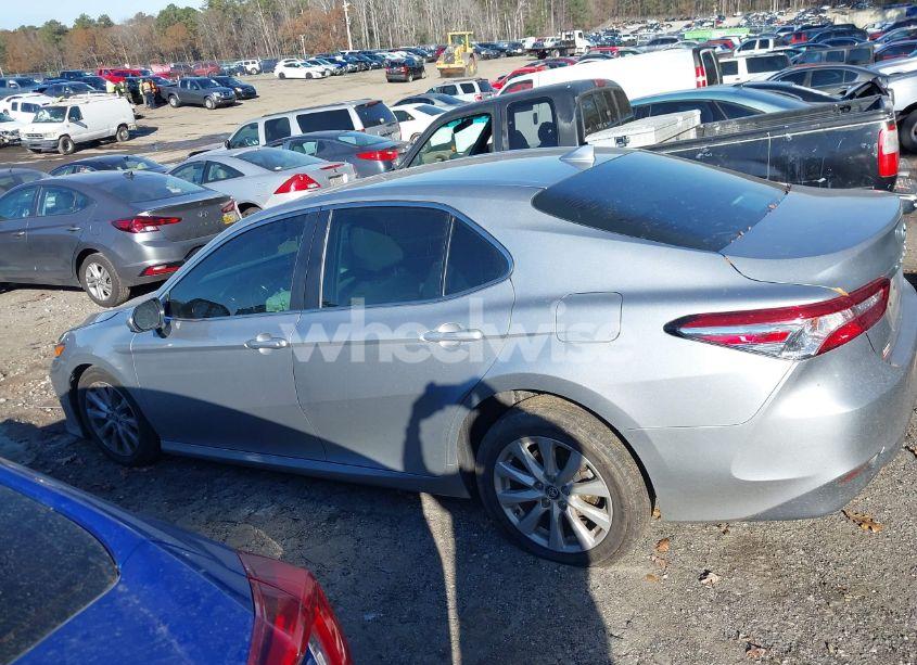 Photo 15 of 2019 Toyota Camry LE (VIN 4T1B11HKXKU710080)