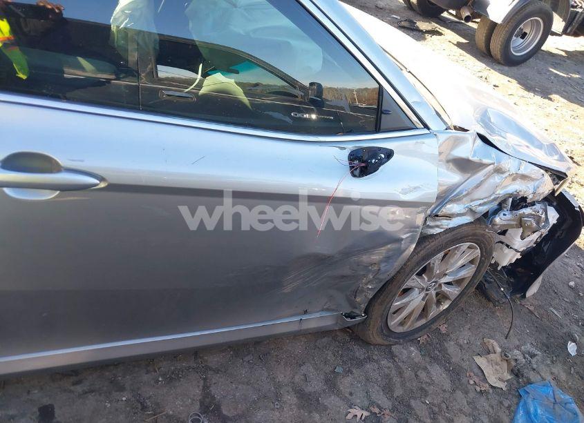 Photo 18 of 2019 Toyota Camry LE (VIN 4T1B11HKXKU710080)