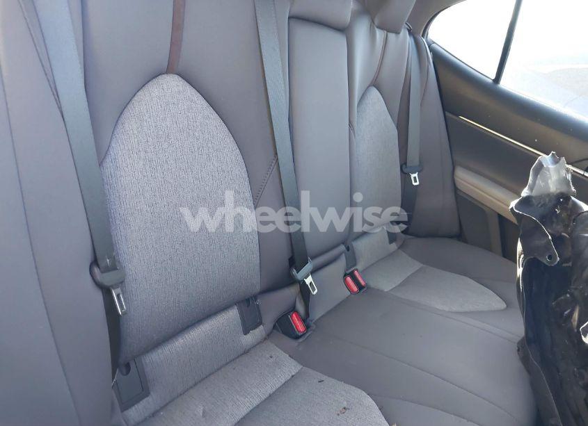 Photo 8 of 2019 Toyota Camry LE (VIN 4T1B11HKXKU710080)