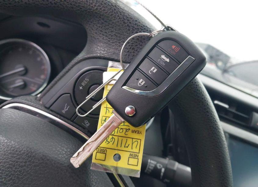 Photo 11 of 2019 Toyota Camry LE (VIN 4T1B11HKXKU711682)