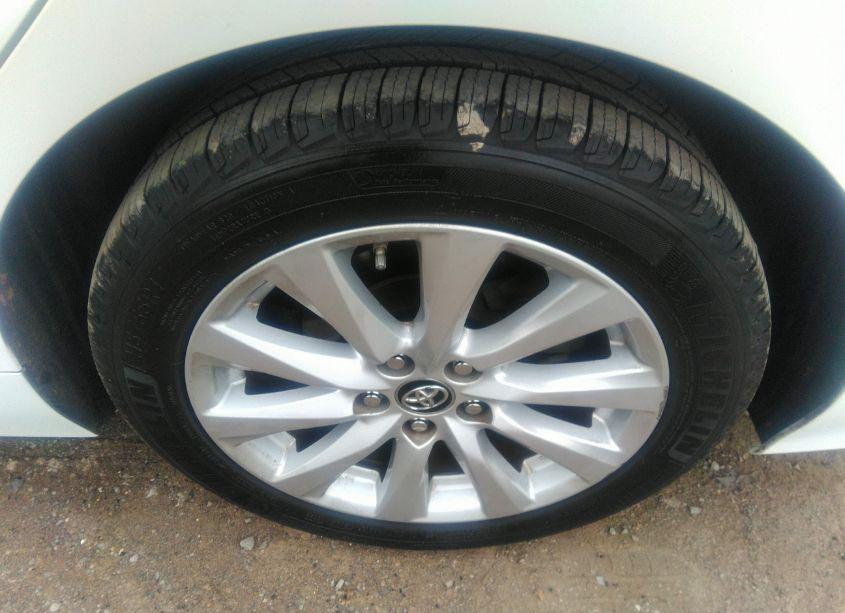 Photo 19 of 2019 Toyota Camry LE (VIN 4T1B11HKXKU711682)