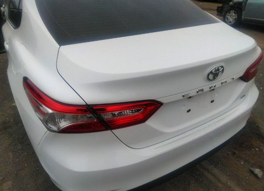 Photo 20 of 2019 Toyota Camry LE (VIN 4T1B11HKXKU711682)