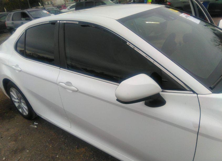 Photo 21 of 2019 Toyota Camry LE (VIN 4T1B11HKXKU711682)