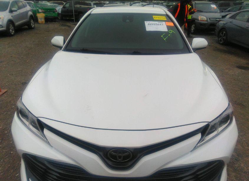 Photo 6 of 2019 Toyota Camry LE (VIN 4T1B11HKXKU711682)