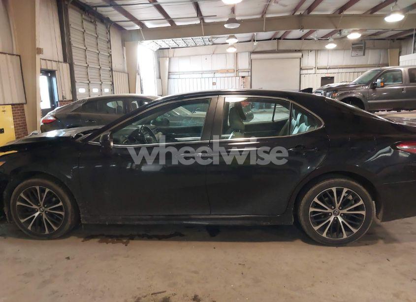 Photo 14 of 2019 Toyota Camry SE (VIN 4T1B11HKXKU718695)