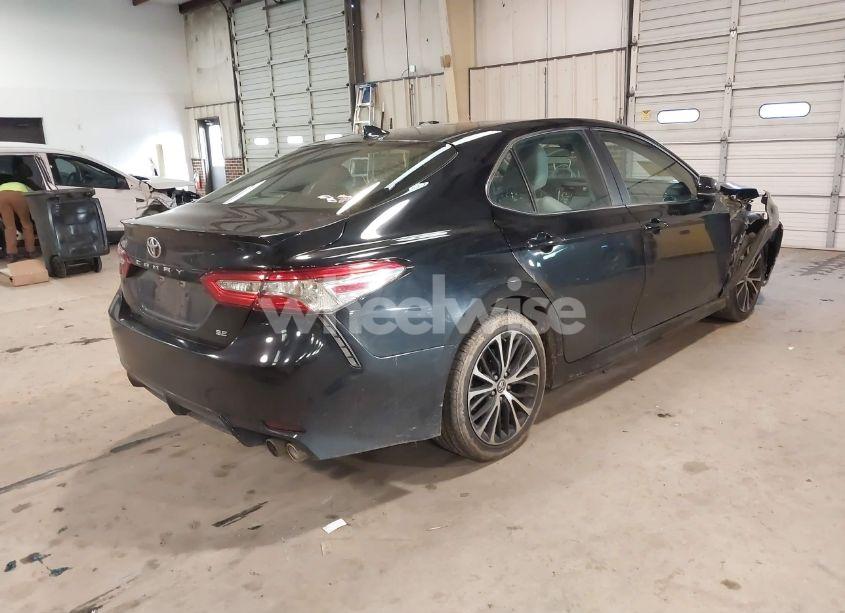 Photo 4 of 2019 Toyota Camry SE (VIN 4T1B11HKXKU718695)