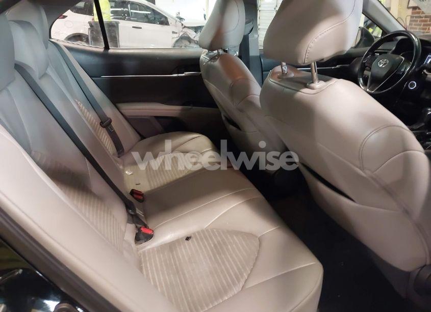 Photo 8 of 2019 Toyota Camry SE (VIN 4T1B11HKXKU718695)