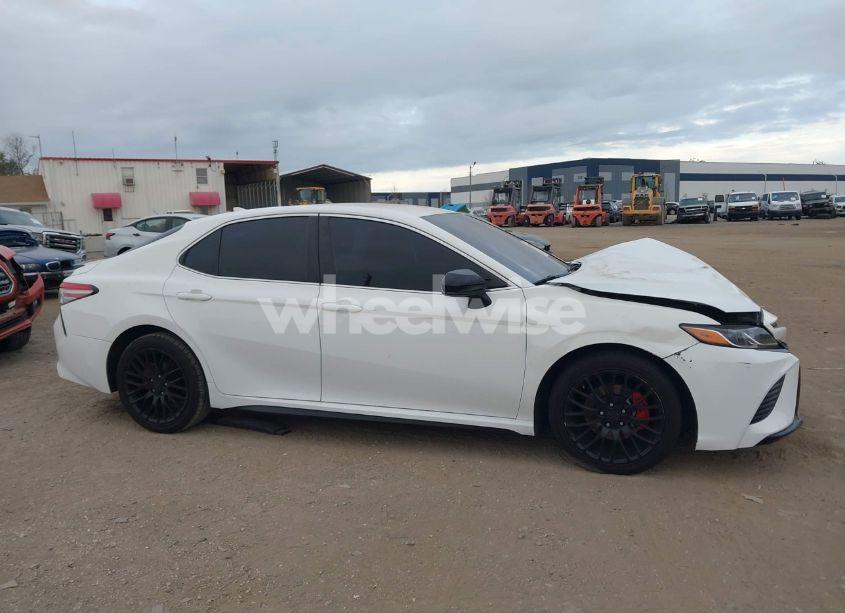 Photo 13 of 2019 Toyota Camry SE (VIN 4T1B11HKXKU739076)
