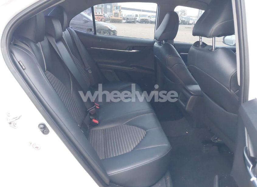 Photo 8 of 2019 Toyota Camry SE (VIN 4T1B11HKXKU739076)