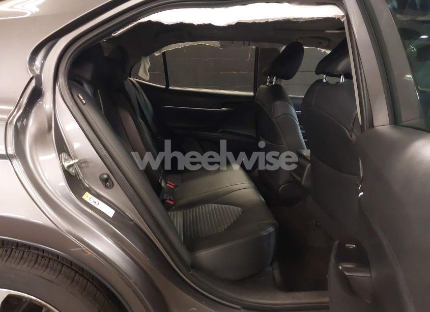 Photo 8 of 2019 Toyota Camry SE (VIN 4T1B11HKXKU743158)