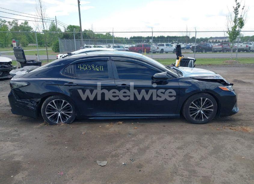 Photo 13 of 2019 Toyota Camry SE (VIN 4T1B11HKXKU755763)