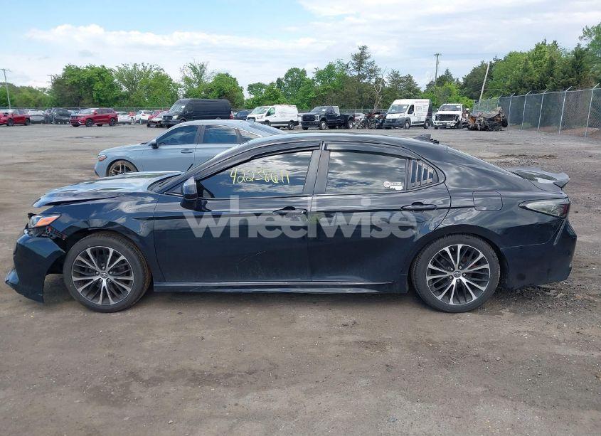 Photo 14 of 2019 Toyota Camry SE (VIN 4T1B11HKXKU755763)