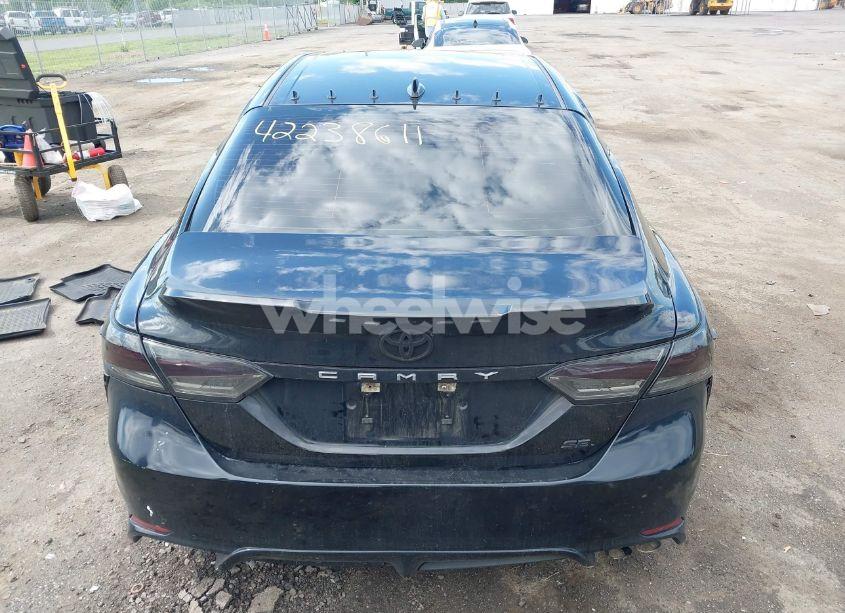 Photo 16 of 2019 Toyota Camry SE (VIN 4T1B11HKXKU755763)
