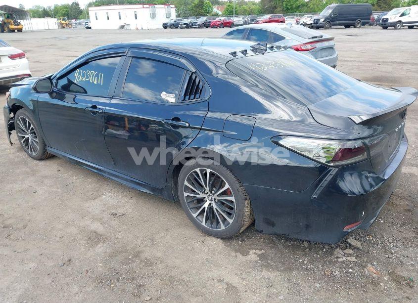 Photo 3 of 2019 Toyota Camry SE (VIN 4T1B11HKXKU755763)