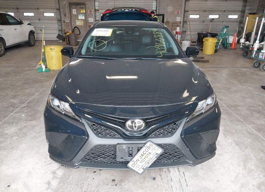Photo 13 of 2019 Toyota Camry SE (VIN 4T1B11HKXKU759053)