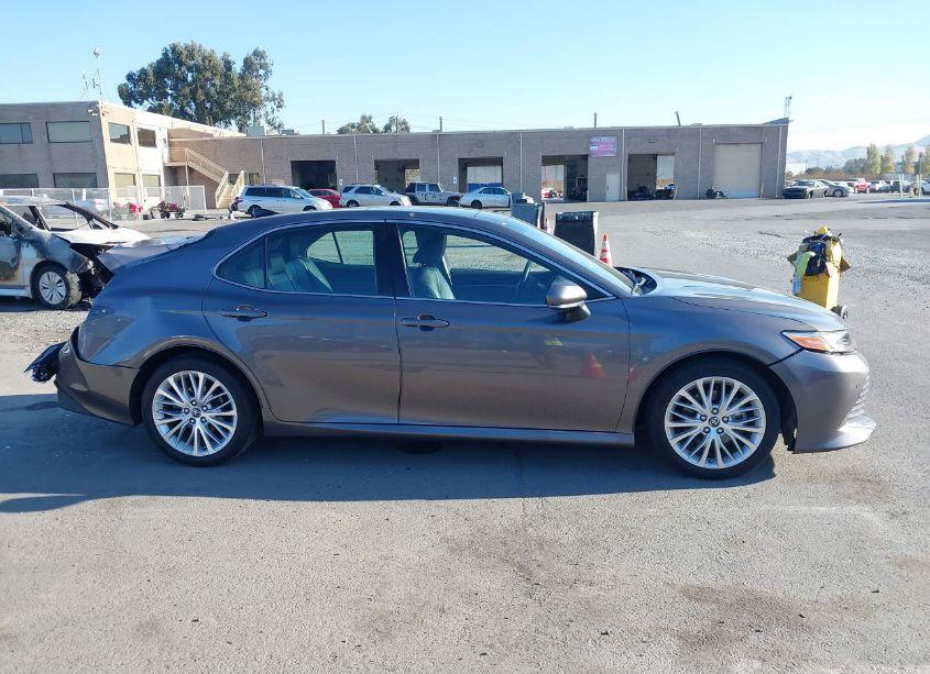 Photo 13 of 2019 Toyota Camry XLE (VIN 4T1B11HKXKU759392)