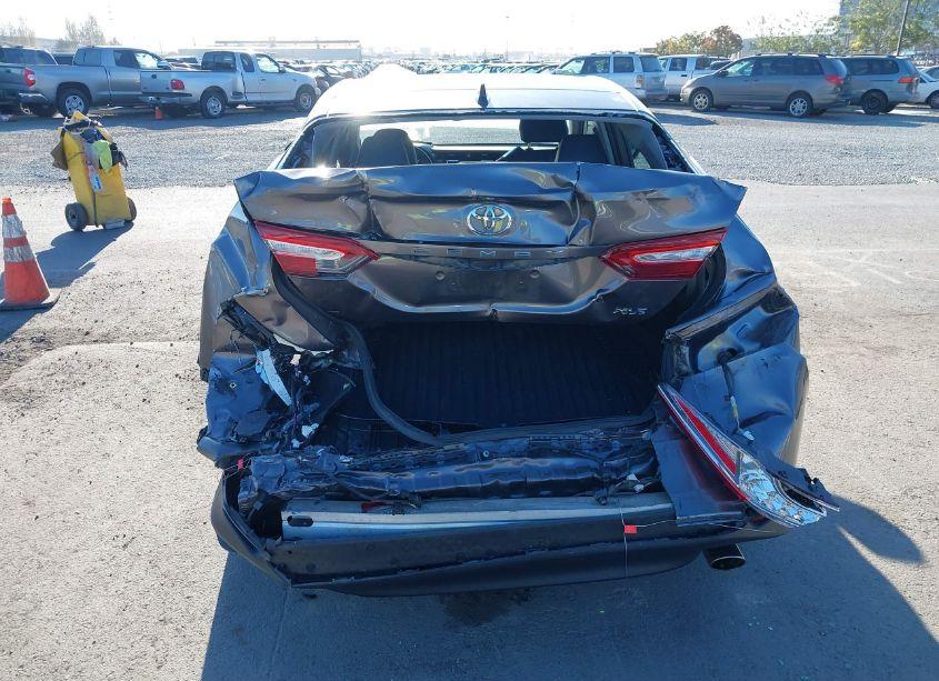 Photo 6 of 2019 Toyota Camry XLE (VIN 4T1B11HKXKU759392)