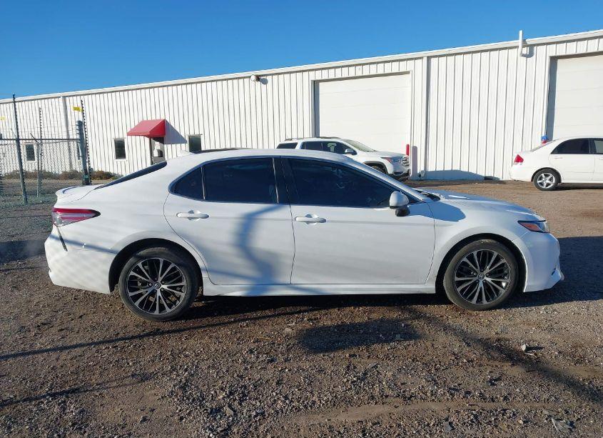 Photo 13 of 2019 Toyota Camry SE (VIN 4T1B11HKXKU759912)