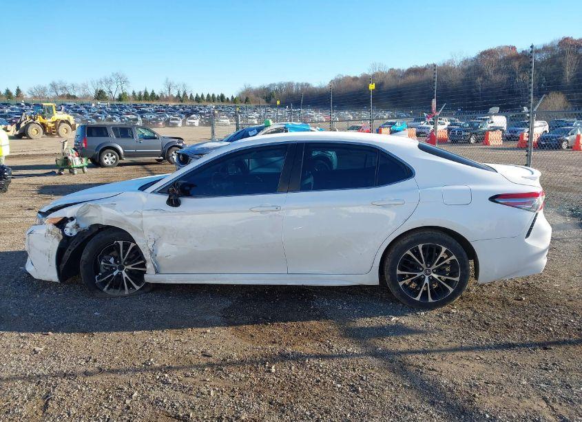 Photo 14 of 2019 Toyota Camry SE (VIN 4T1B11HKXKU759912)