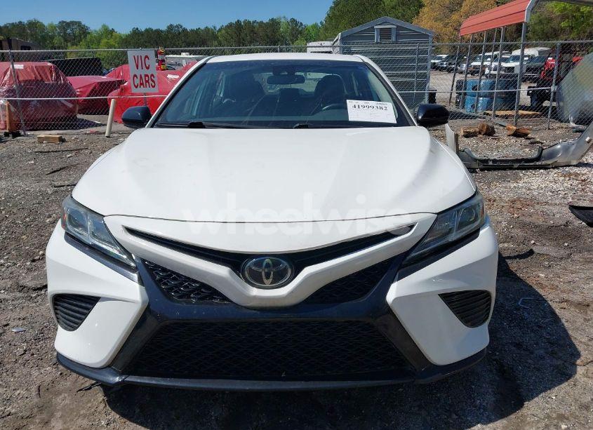Photo 13 of 2019 Toyota Camry SE (VIN 4T1B11HKXKU761577)