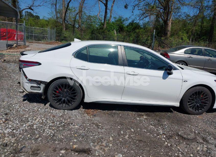 Photo 14 of 2019 Toyota Camry SE (VIN 4T1B11HKXKU761577)