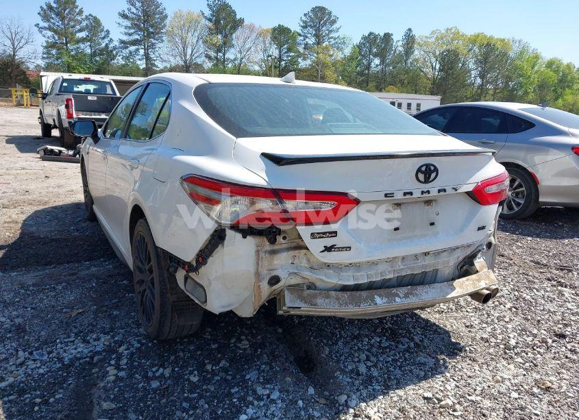 Photo 6 of 2019 Toyota Camry SE (VIN 4T1B11HKXKU761577)