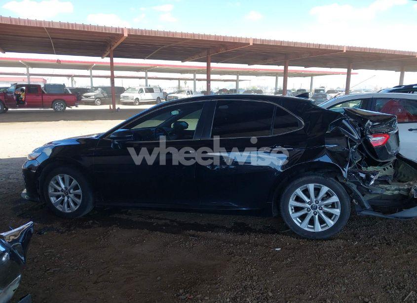 Photo 14 of 2019 Toyota Camry LE (VIN 4T1B11HKXKU767055)