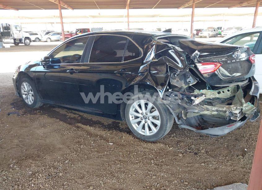 Photo 3 of 2019 Toyota Camry LE (VIN 4T1B11HKXKU767055)