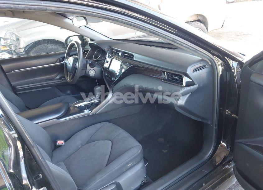 Photo 5 of 2019 Toyota Camry LE (VIN 4T1B11HKXKU767055)