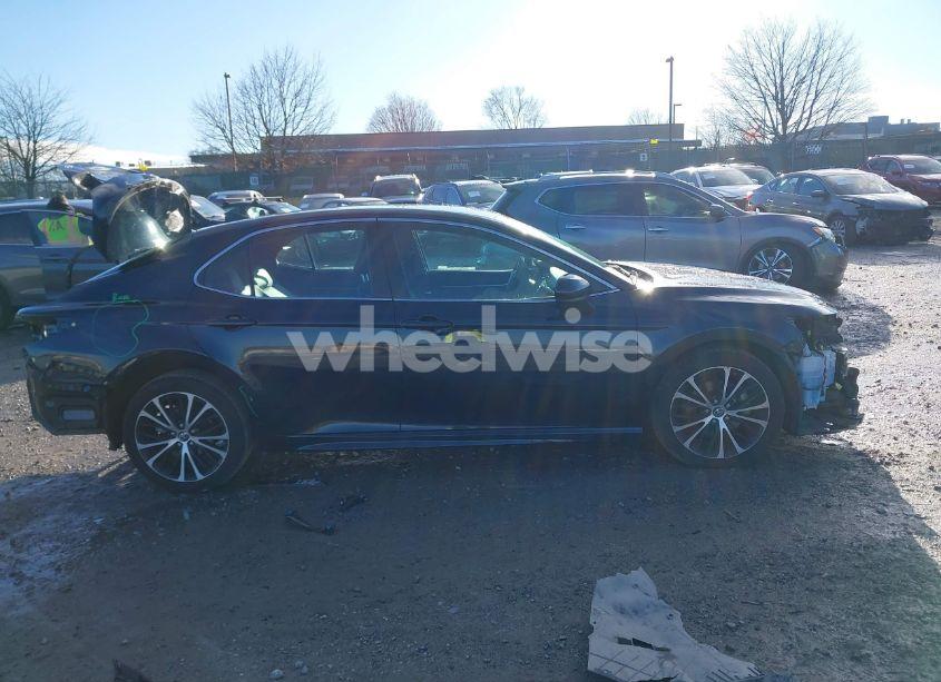 Photo 12 of 2019 Toyota Camry L/LE/SE/XLE (VIN 4T1B11HKXKU774247)