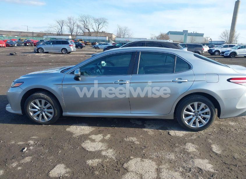 Photo 14 of 2019 Toyota Camry LE (VIN 4T1B11HKXKU775866)