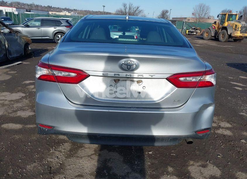 Photo 16 of 2019 Toyota Camry LE (VIN 4T1B11HKXKU775866)