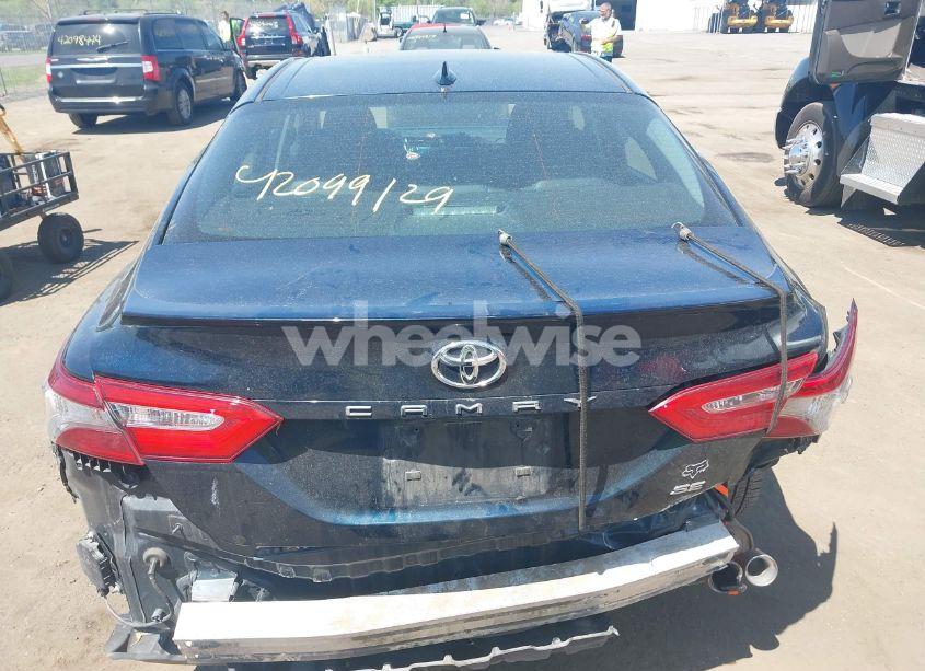 Photo 16 of 2019 Toyota Camry SE (VIN 4T1B11HKXKU776712)
