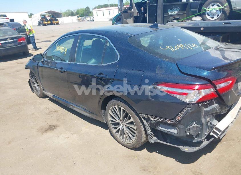 Photo 3 of 2019 Toyota Camry SE (VIN 4T1B11HKXKU776712)